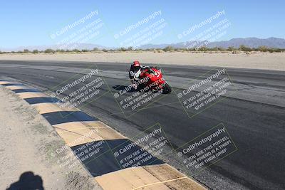 media/Dec-01-2025-Moto Forza (Mon) [[2daa91e15f]]/2-Intermediate Group/Session 4 (Turn 10 Inside)/